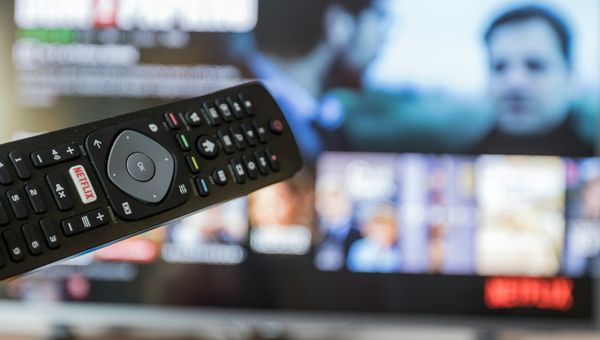 Hisense Fernbedienung koppeln: 4 Methoden für alle Modelle
