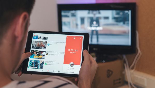 ハイセンステレビにiPhoneをミラーリングする方法【AirPlay 2対応】