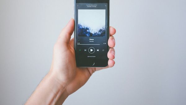 Hogyan működik a távirányító app a TV-hez?