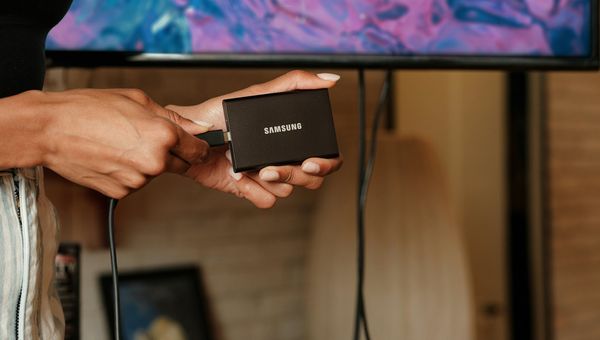 Hisense TV Software-Update per USB einspielen: VIDAA & Roku TV