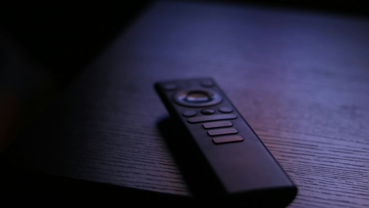¿El control remoto Roku de tu TV Hisense no funciona? 7 soluciones