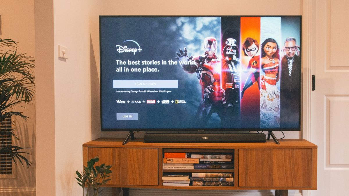Hisense TV Stuck on Logo Screen? Boot Loop Fix (6 Methods)