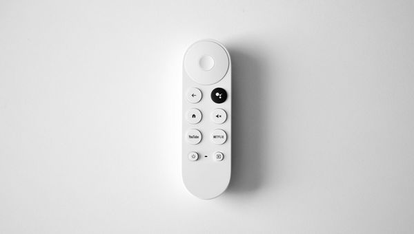 Google TV 遙控器沒反應或不見了？6 種解決方法整理