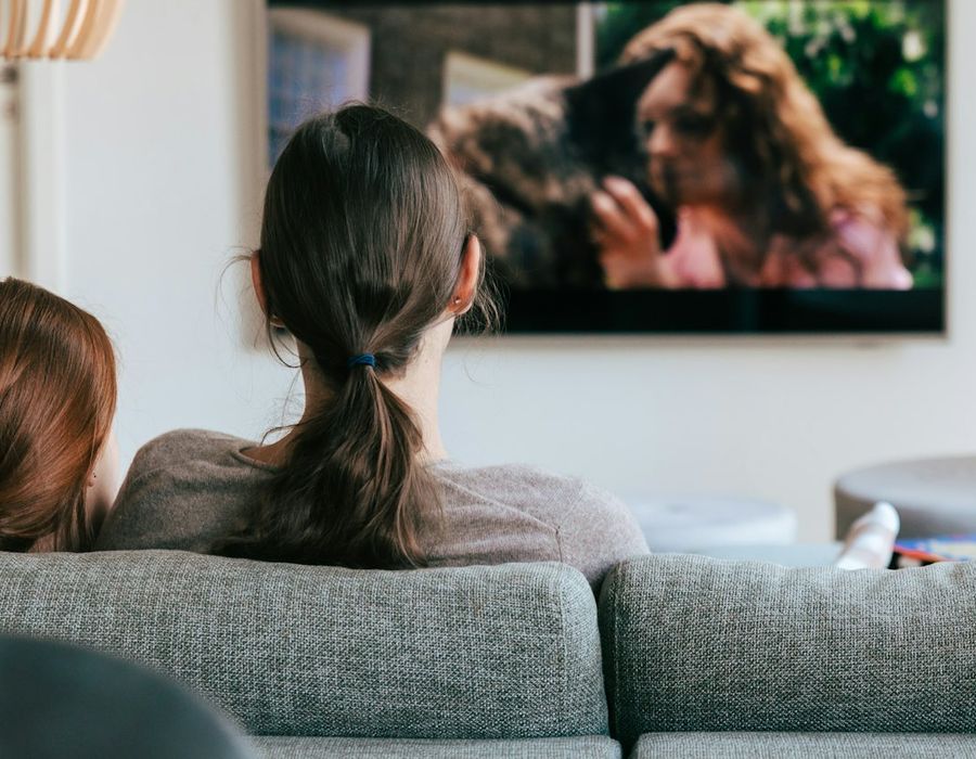 Hur ställer du in en universal fjärrkontroll till din Hisense-tv?