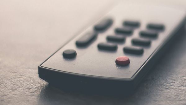 ハイセンス テレビ リモコンが反応しない？原因の切り分けと7つの直し方