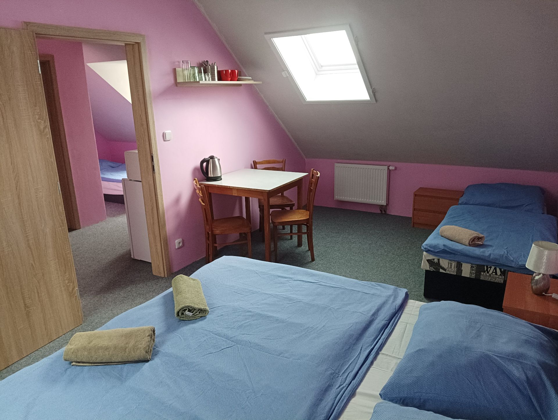 Pokoj č. 8 — apartmán 3+2 lůžko, v patře