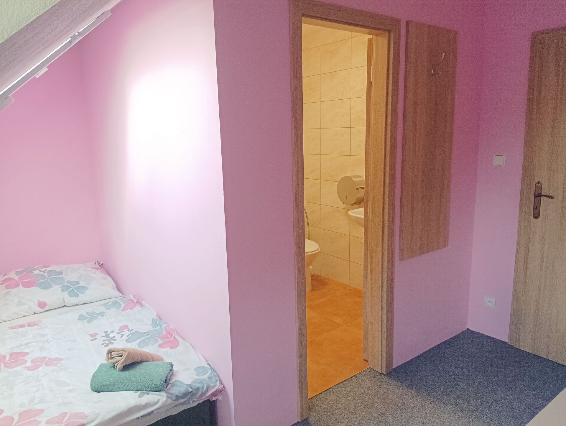 Pokoj č. 9 — dvoulůžkový, v patře
