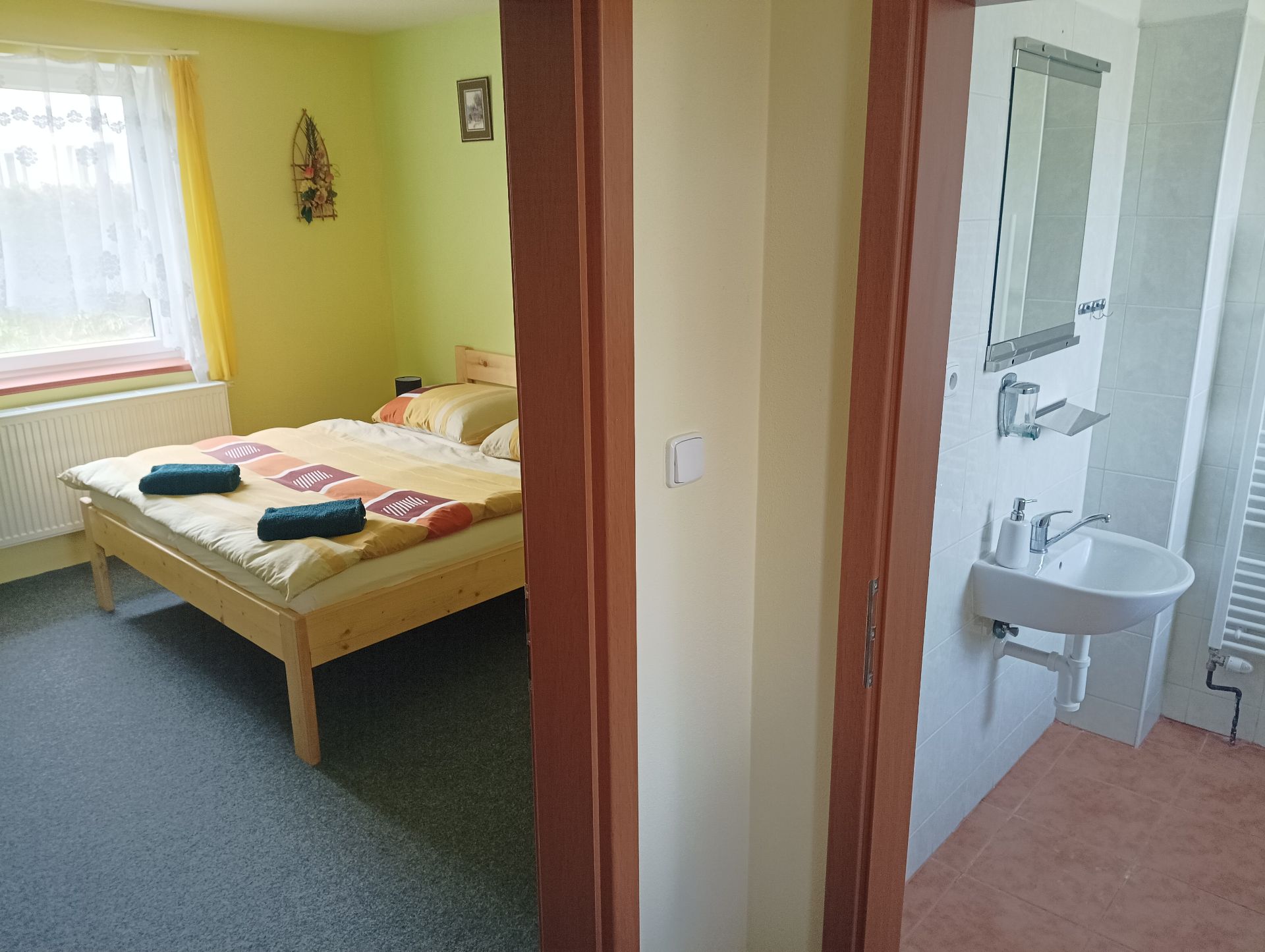 Pokoj č. 1 — třílůžkový, přízemí
