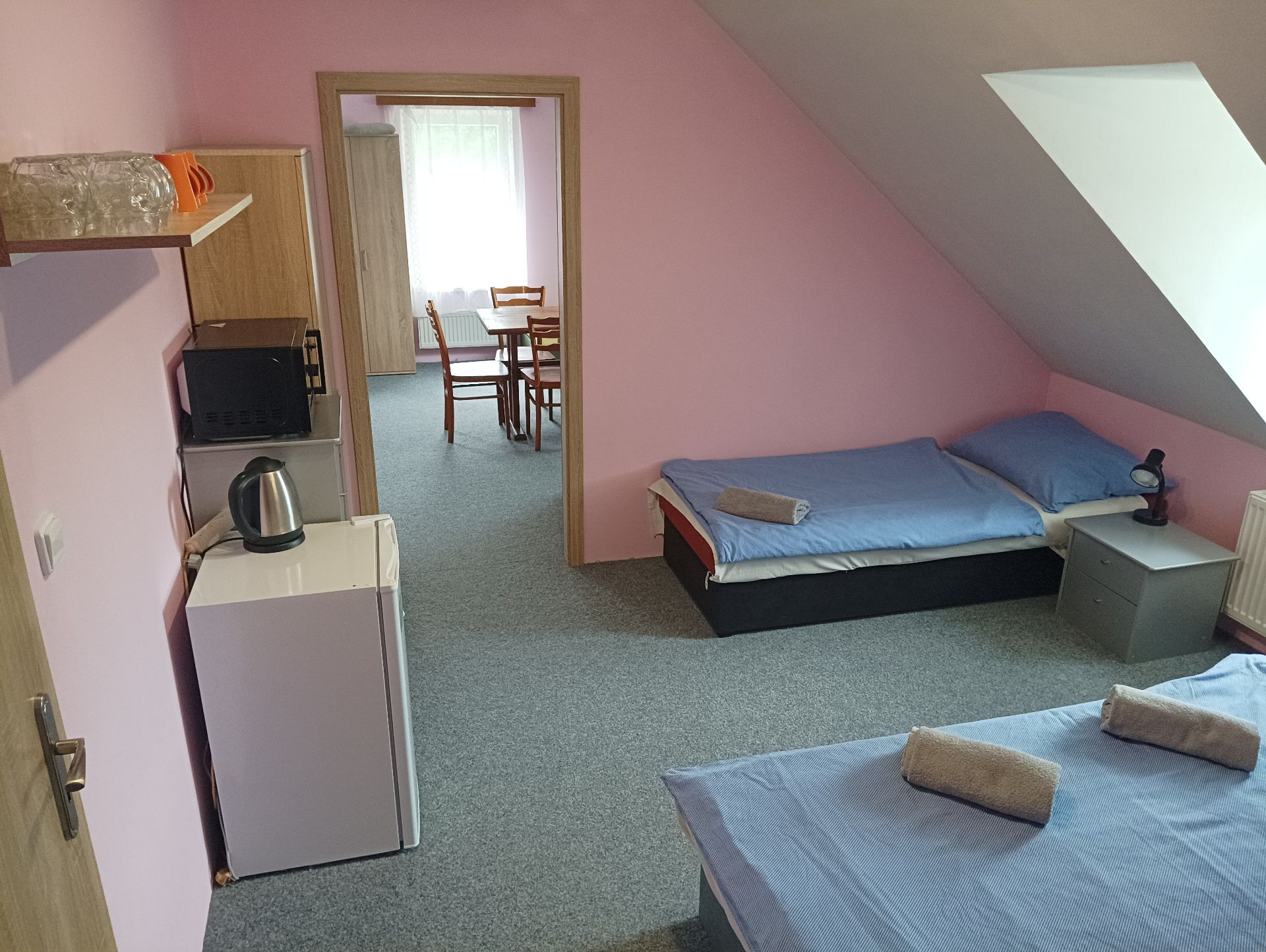 Pokoj č. 10 — apartmán 3+4 lůžko, v patře
