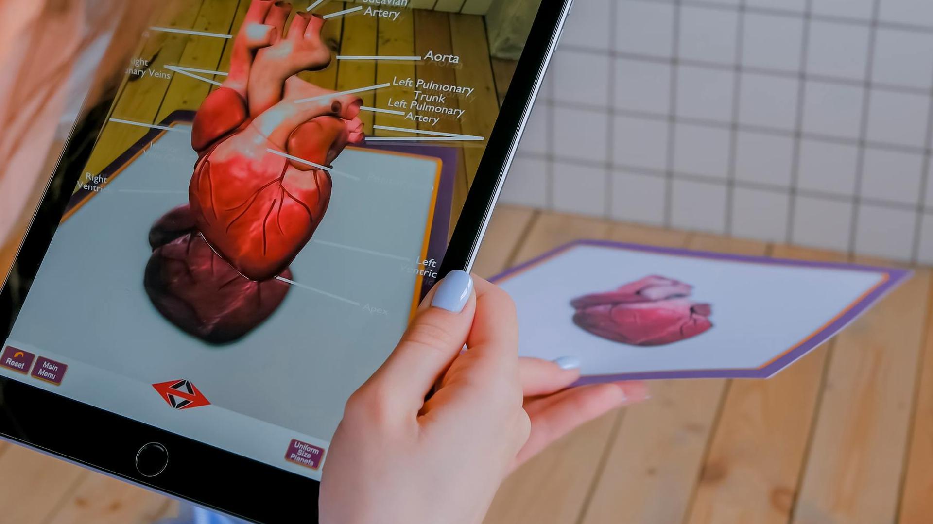 Com la Realitat Virtual i la Realitat Augmentada estan reinventant l'ensenyament als col·legis