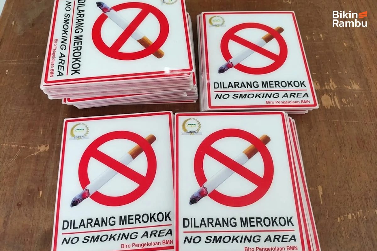 Rambu larangan dilarang merokok untuk area DPR RI