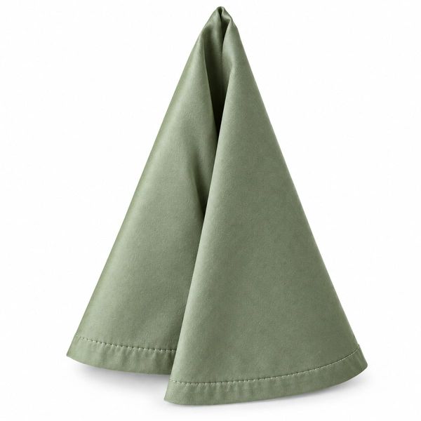 Servilleta de tela verde salvia doblada en cono