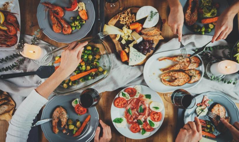An overhead shot of a healthy Thanksgiving meal