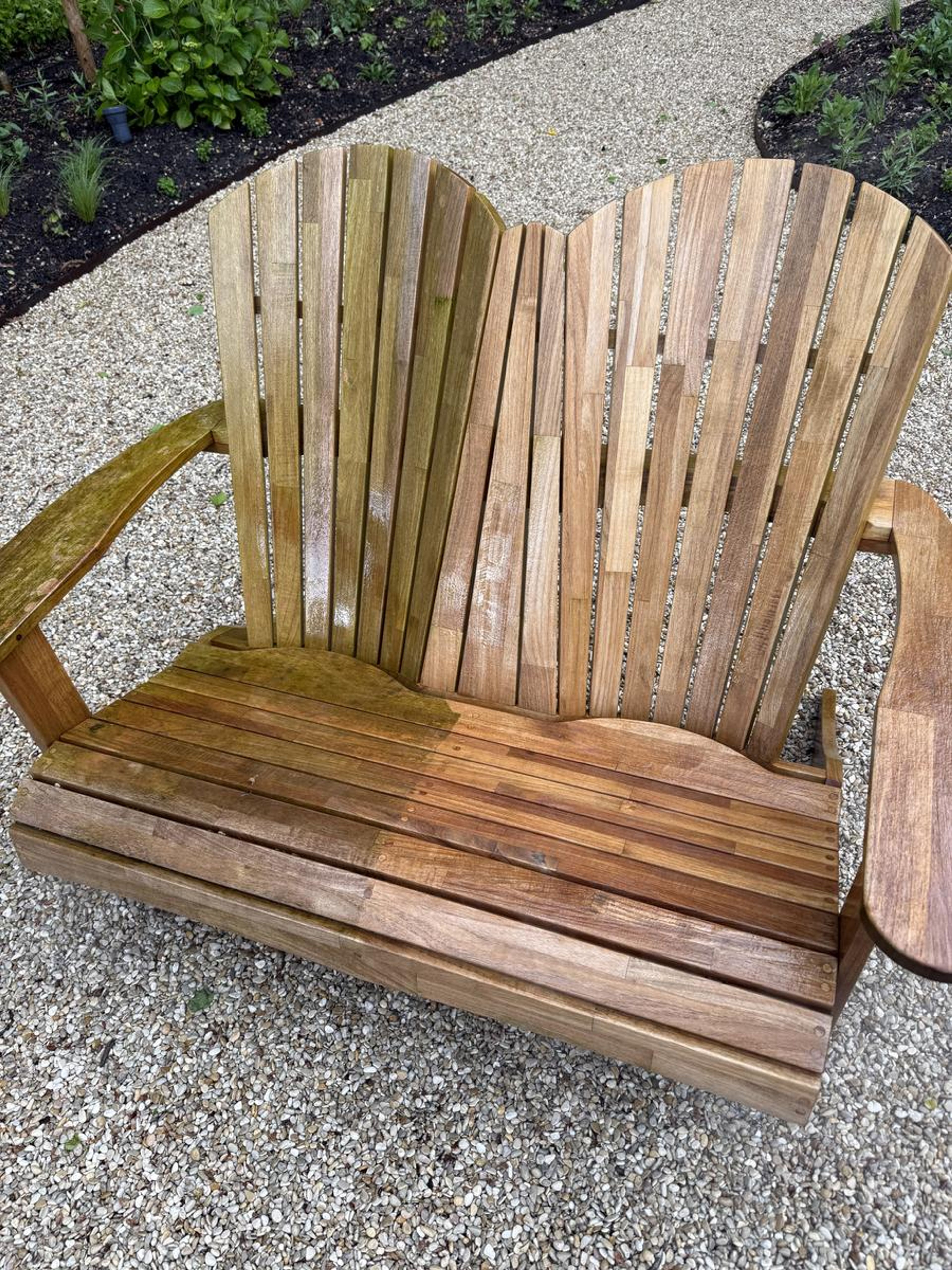 Behoud de warme kleur van teak 