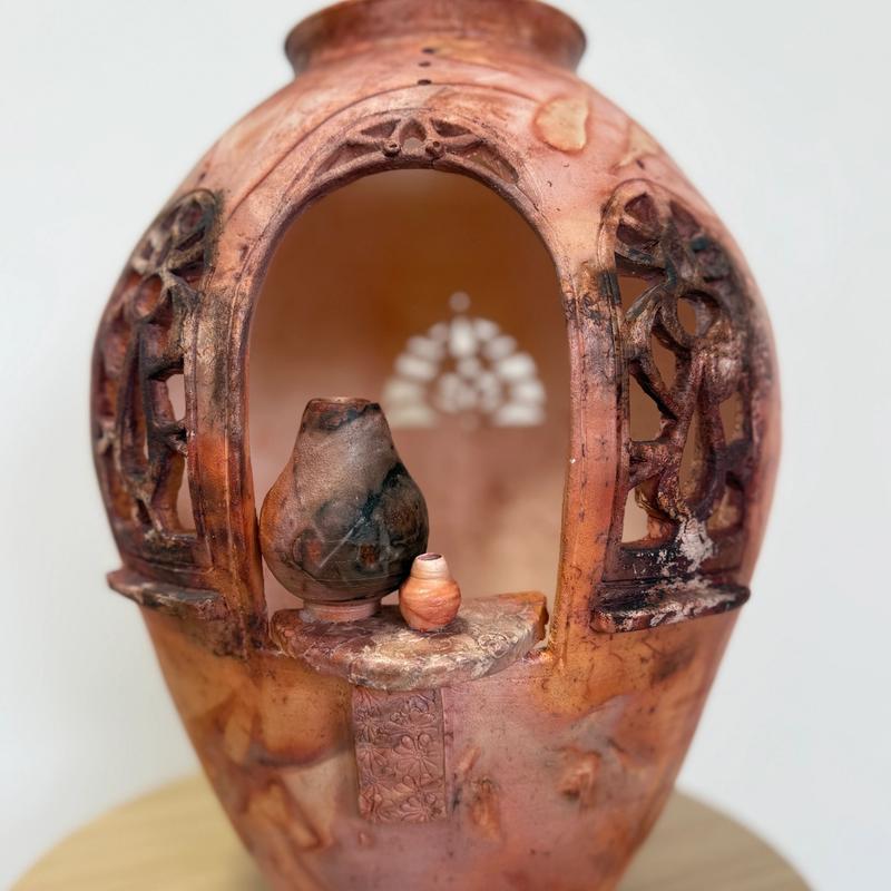 Enlighten, ceramic sculpture by Paula Bowie, available at Straddievarious Brisbane art gallery