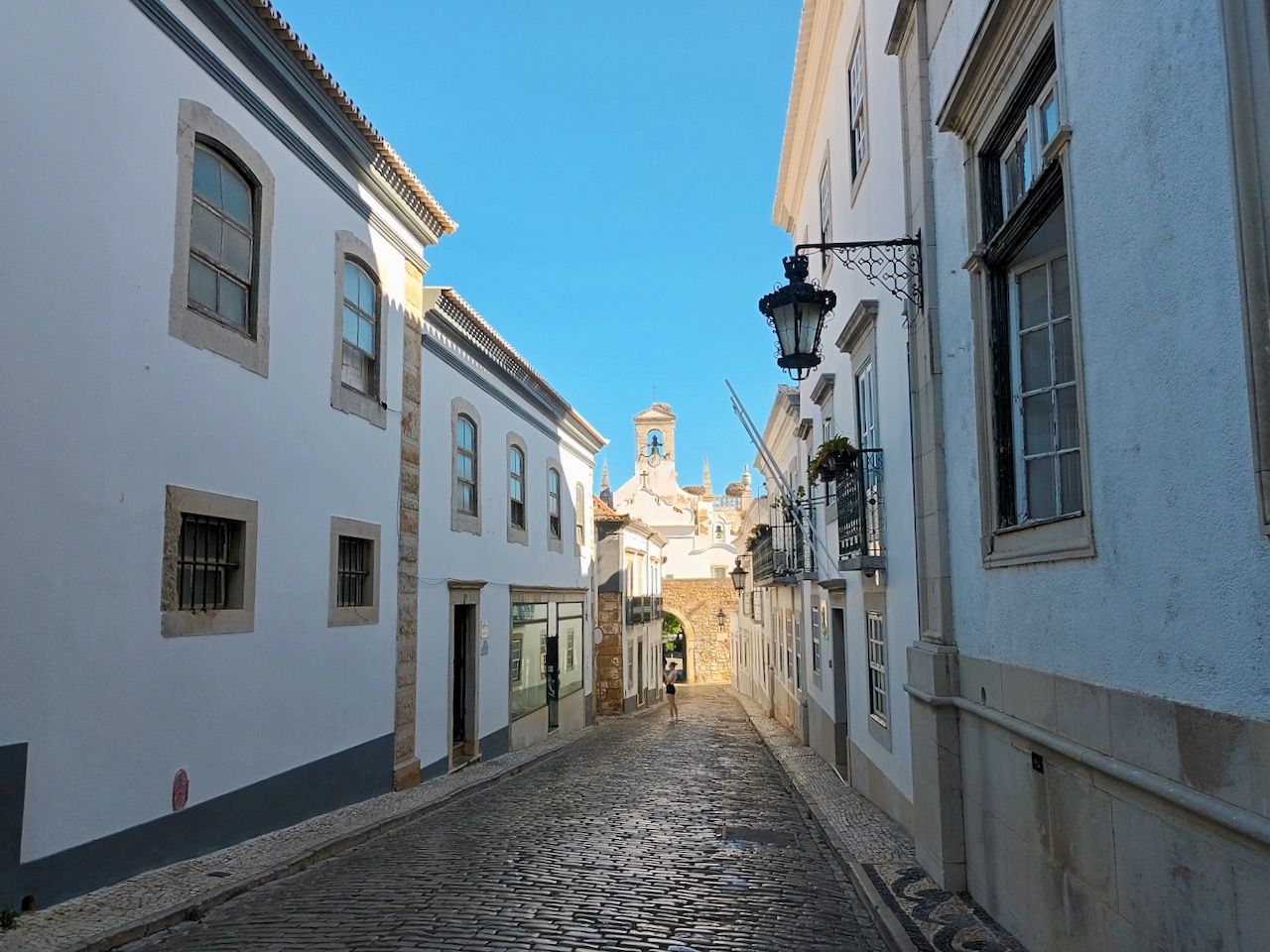 Faro (P)