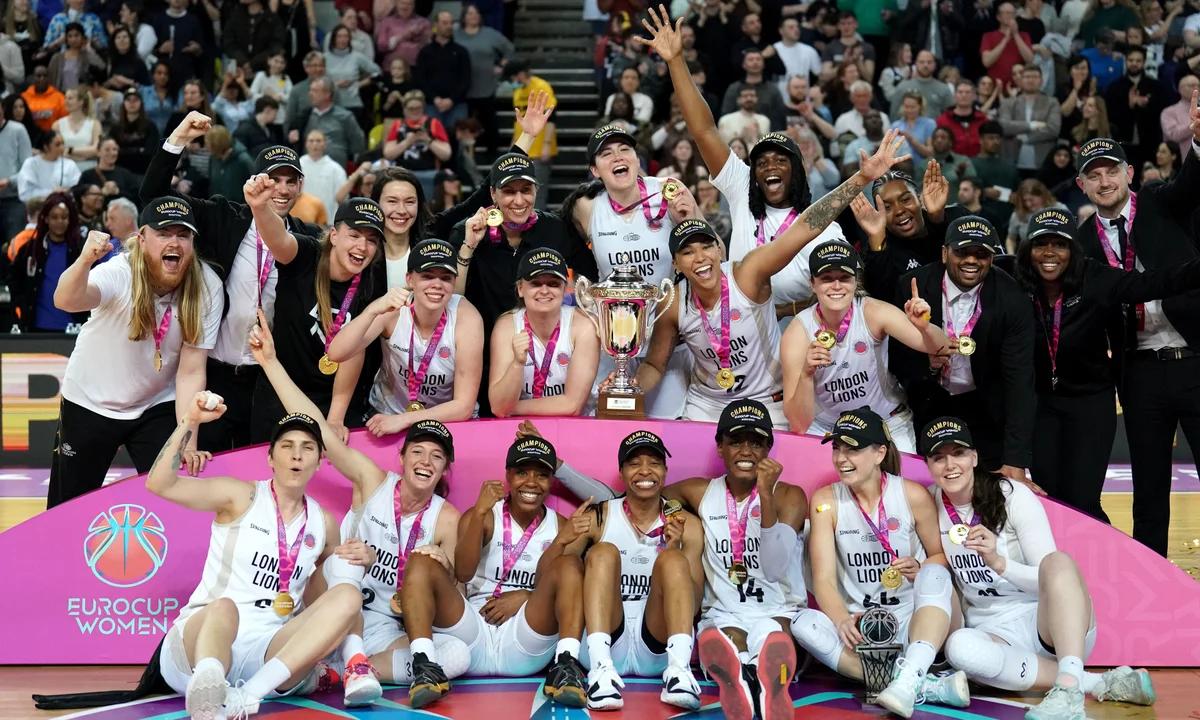 Lions Women lift the EuroCup trophy