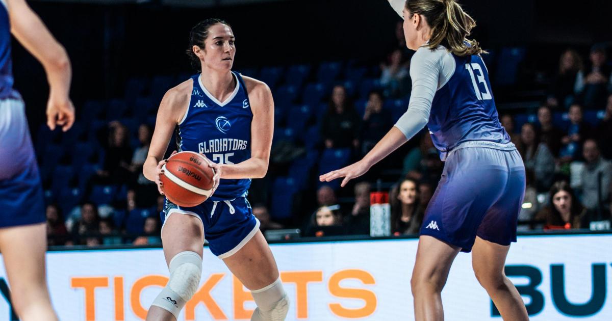 Kirsty brown takes on opponent