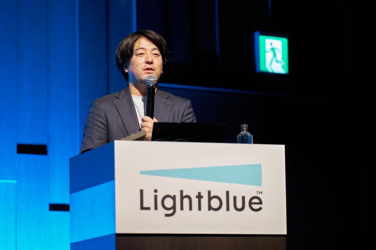 登壇するLightblueの川俣彰広氏