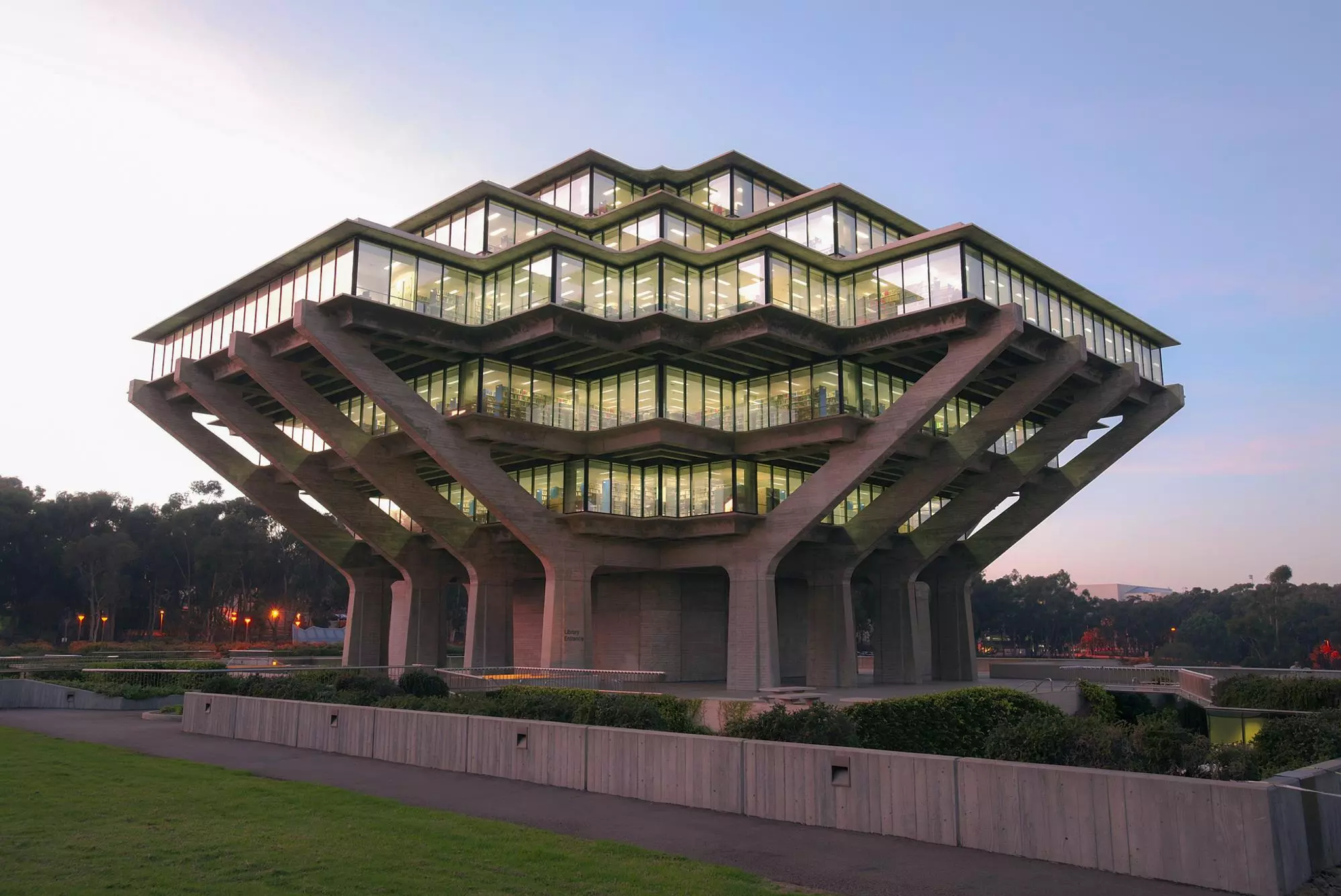 UC San Diego (UCSD) Acceptance Rate (2026-2027) - Breakdown & Analysis ...