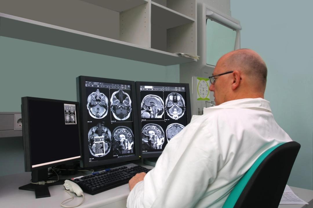 About Radiologist How to Become a Radiologist: Schooling, Career Path, & Salary | Leland