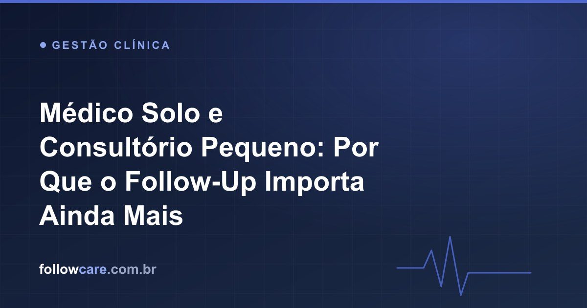 Médico solo em consultório pequeno acompanhando pacientes pelo celular