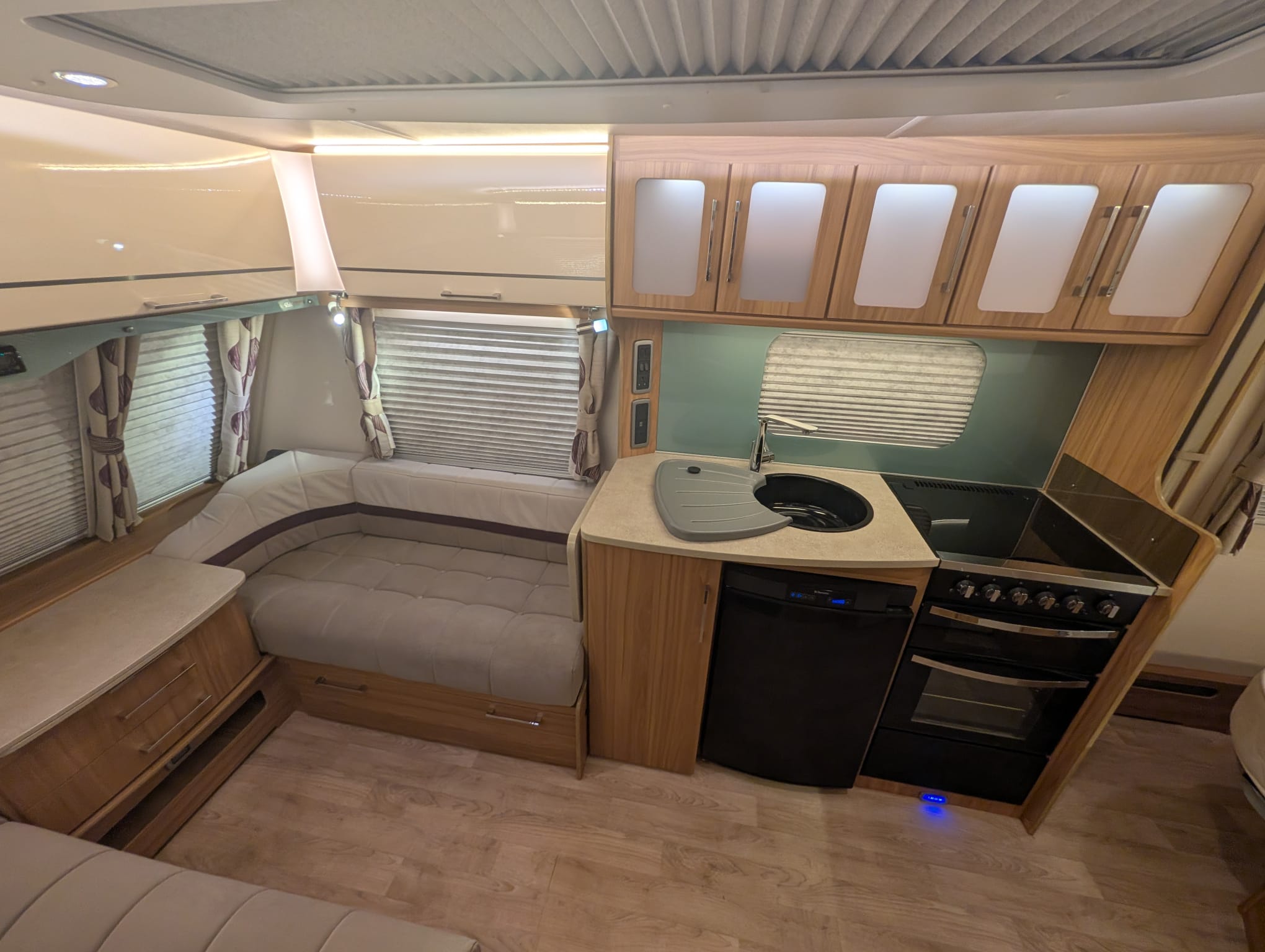 2014 Lunar Clubman SI Saros Edition for sale at RAR Caravans — photo 10 of 20