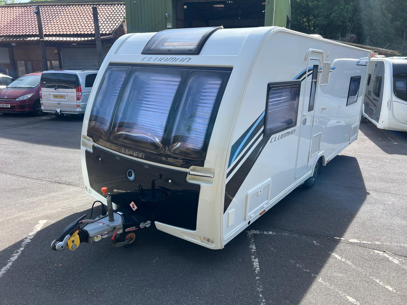 2017 Lunar  Clubman SR for sale at RAR Caravans — photo 3 of 20