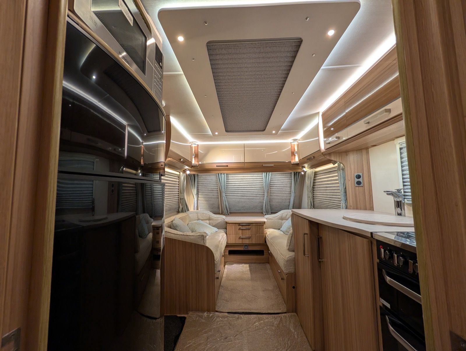 2016 Lunar Delta RI for sale at RAR Caravans — photo 19 of 20