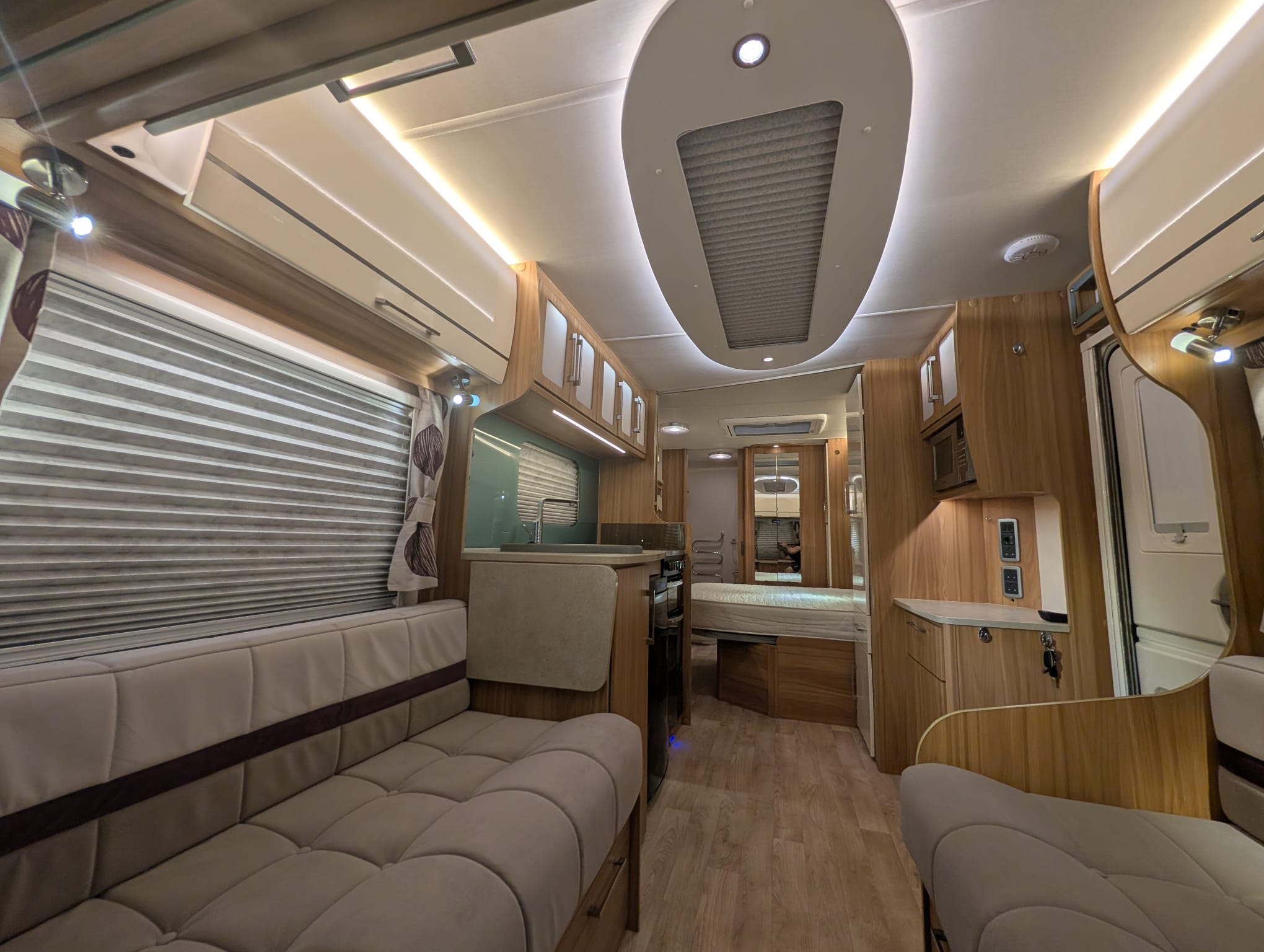 2014 Lunar Clubman SI Saros Edition for sale at RAR Caravans — photo 12 of 20