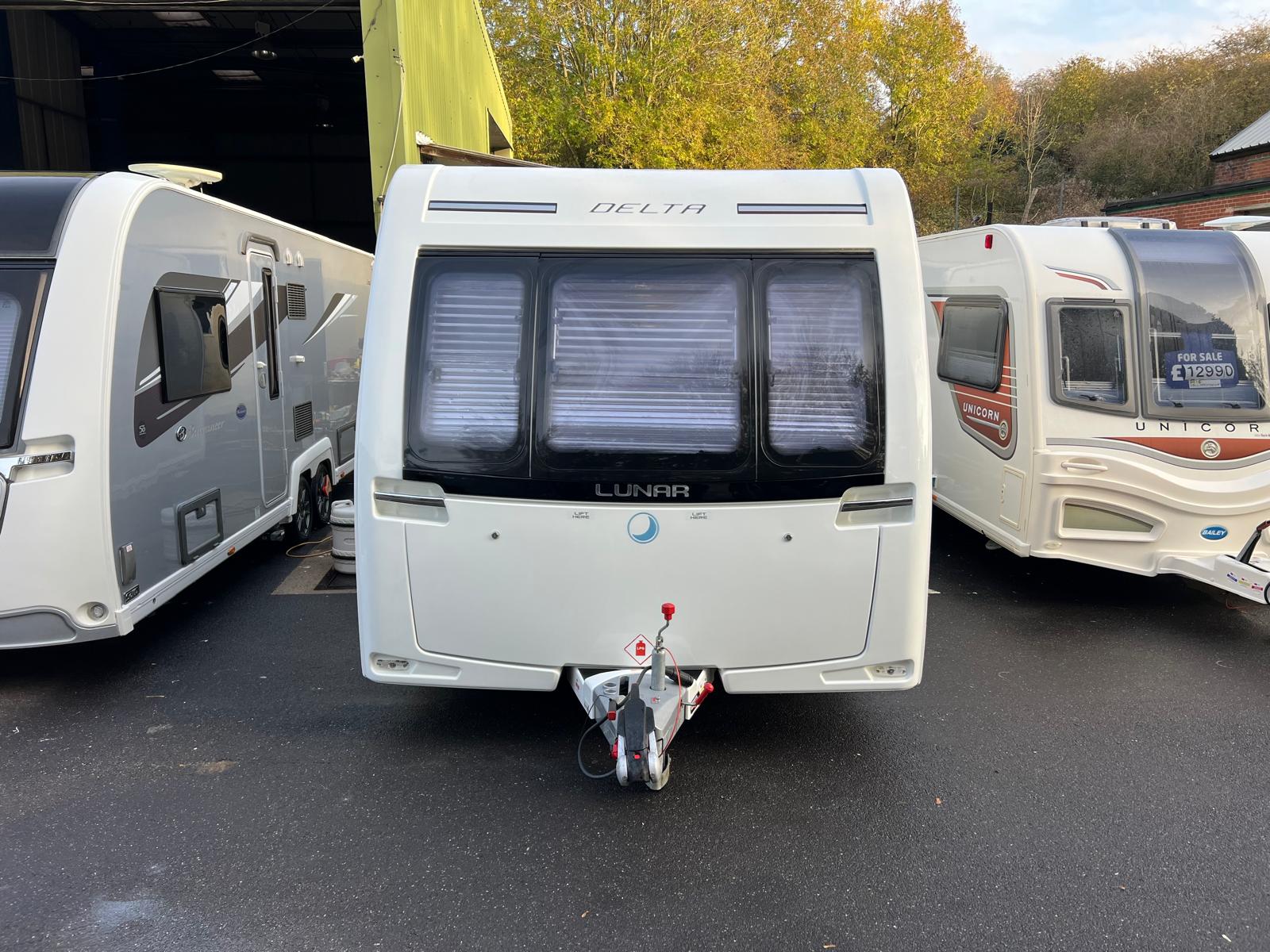 2016 Lunar Delta RI for sale at RAR Caravans — photo 2 of 20