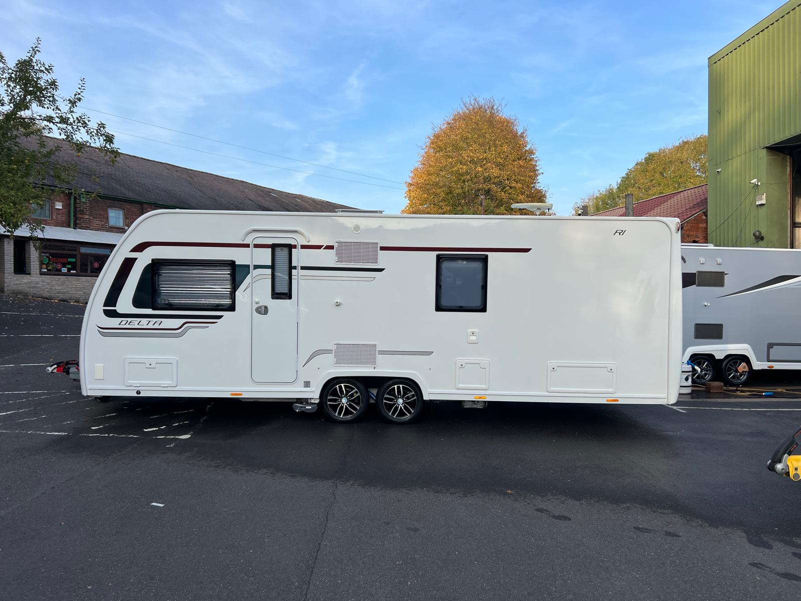 2016 Lunar Delta RI for sale at RAR Caravans — photo 3 of 20