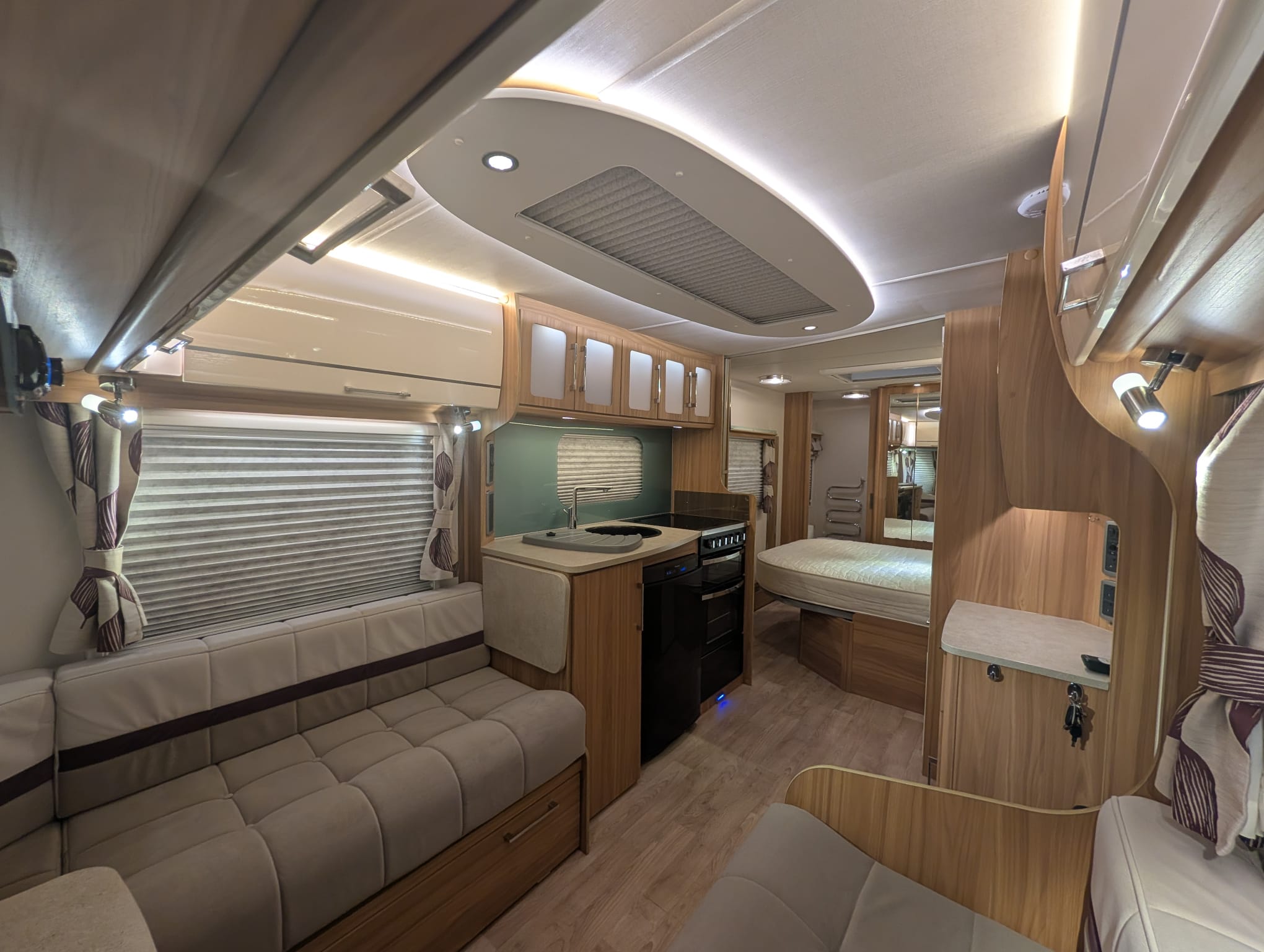 2014 Lunar Clubman SI Saros Edition for sale at RAR Caravans — photo 7 of 20