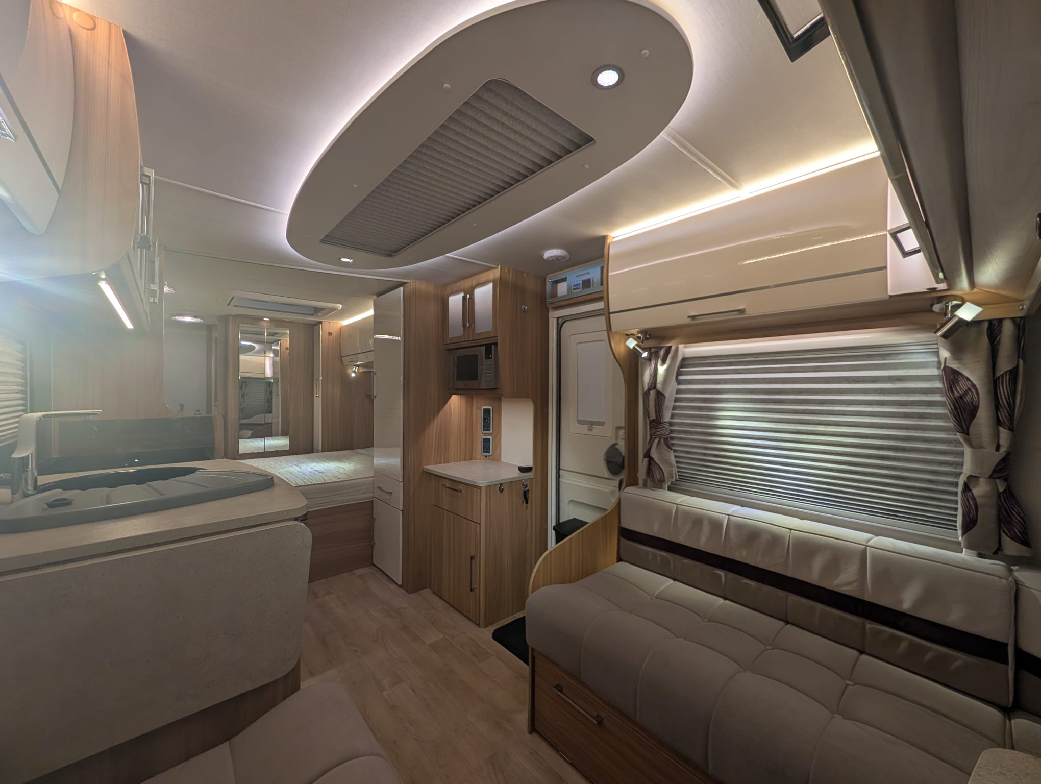 2014 Lunar Clubman SI Saros Edition for sale at RAR Caravans — photo 9 of 20