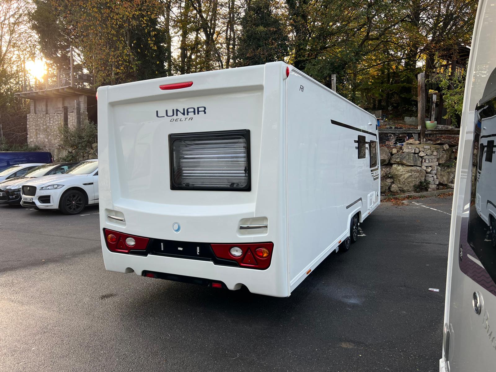 2016 Lunar Delta RI for sale at RAR Caravans — photo 6 of 20