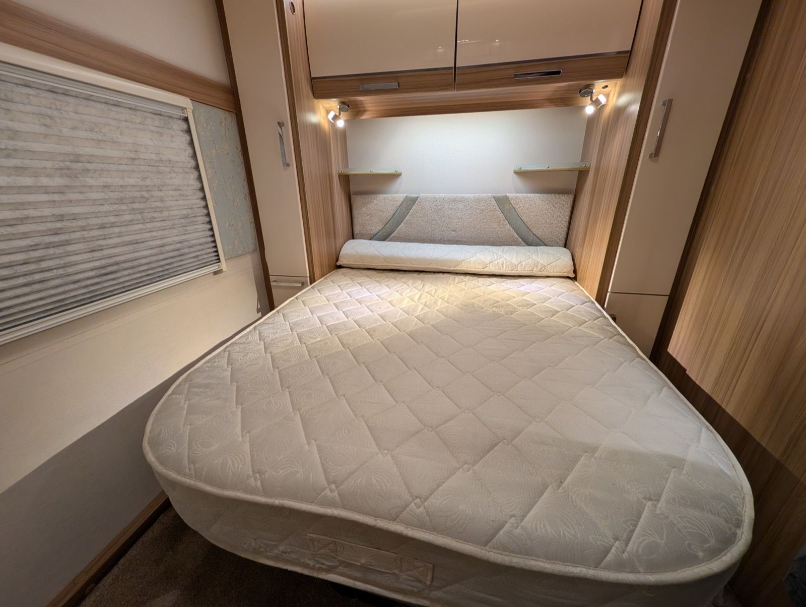 2016 Lunar Delta RI for sale at RAR Caravans — photo 16 of 20