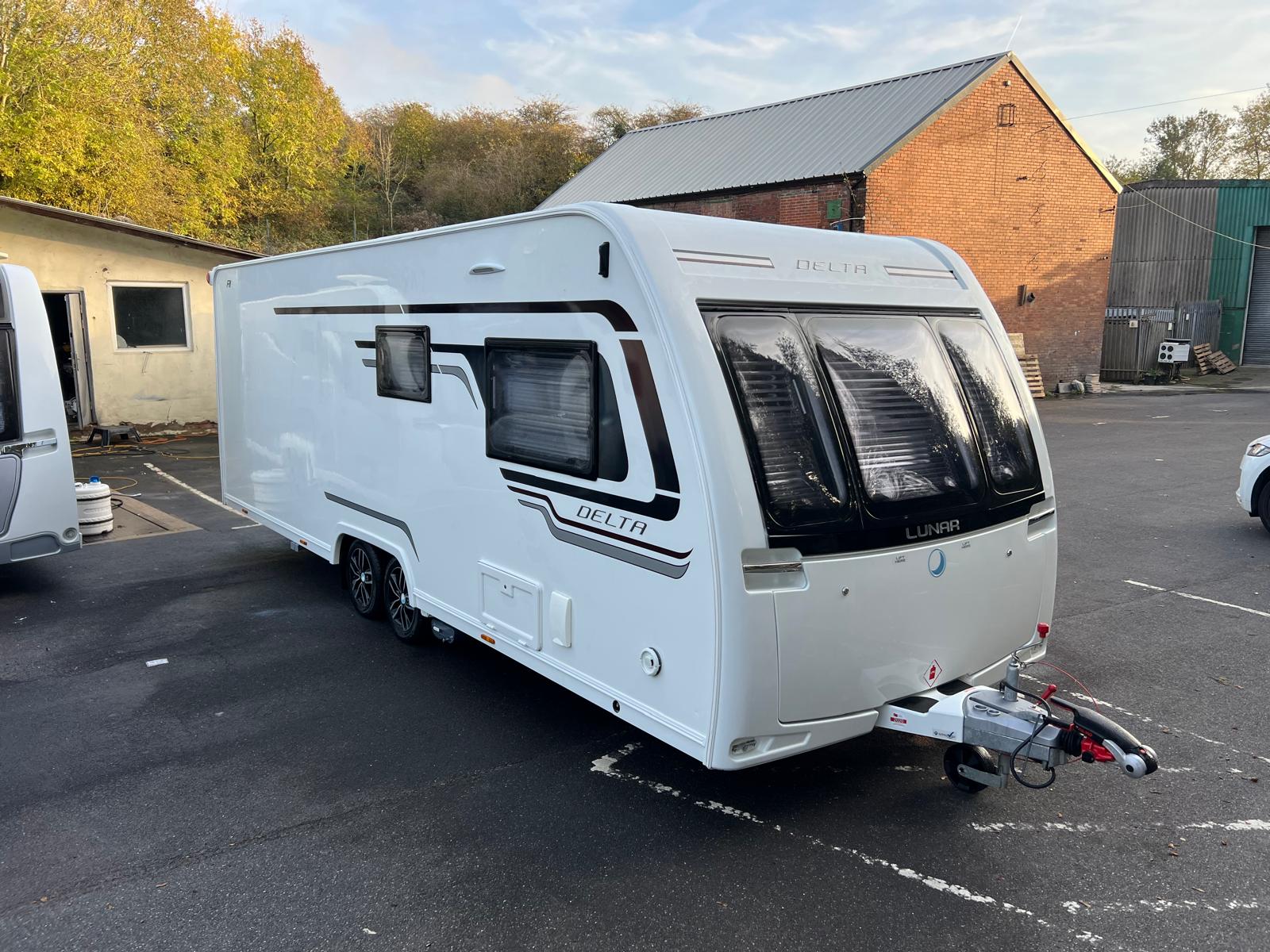 2016 Lunar Delta RI for sale at RAR Caravans — photo 1 of 20