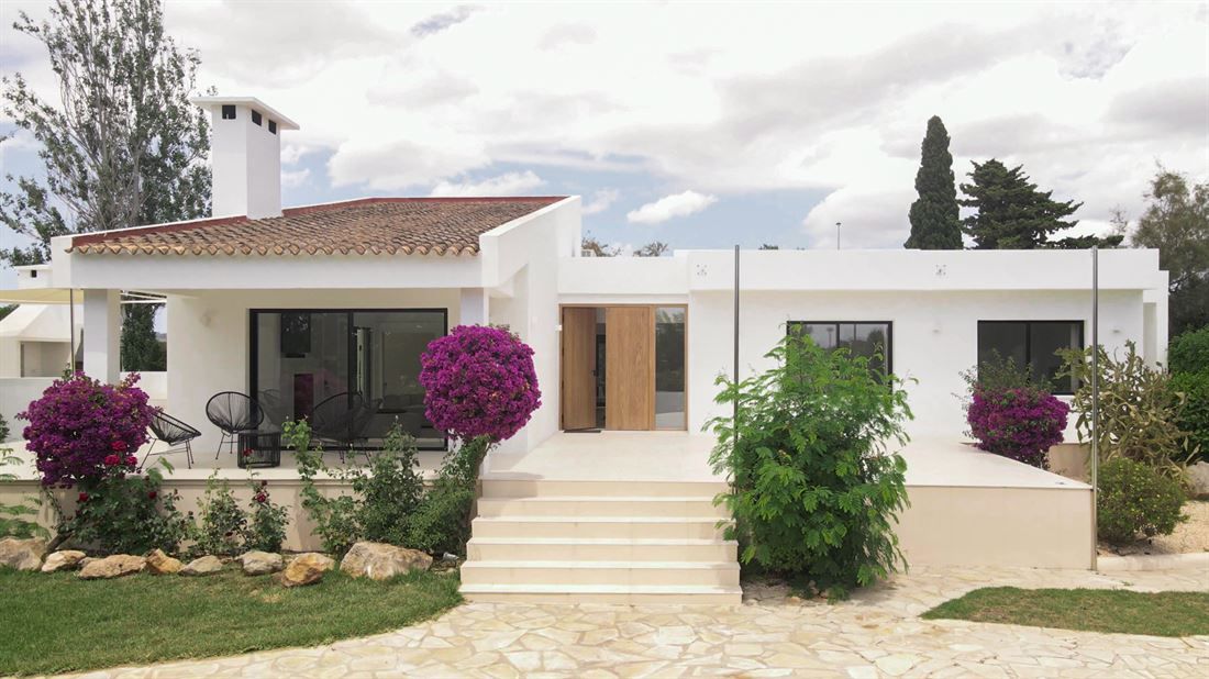 Recently Renovated Urban Villa Near Ibiza Town2