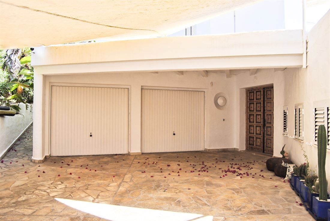 Renovated Villa in Can Furnet's Gated Community with Stunning Sea and Castle Views14