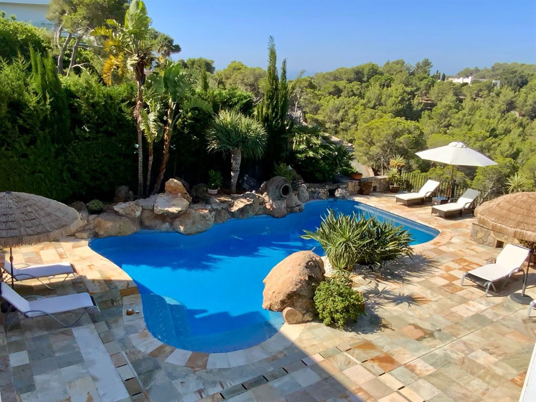 Hilltop Villa in Roca Llisa Gated Community with Stunning Views5