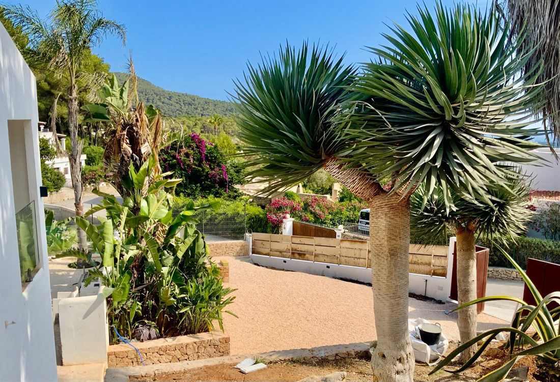 Renovated Villa in Can Furnet's Gated Community with Stunning Sea and Castle Views6