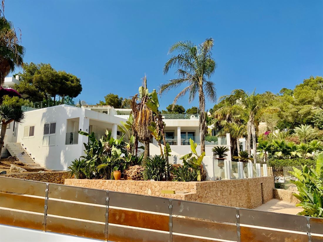 Renovated Villa in Can Furnet's Gated Community with Stunning Sea and Castle Views2