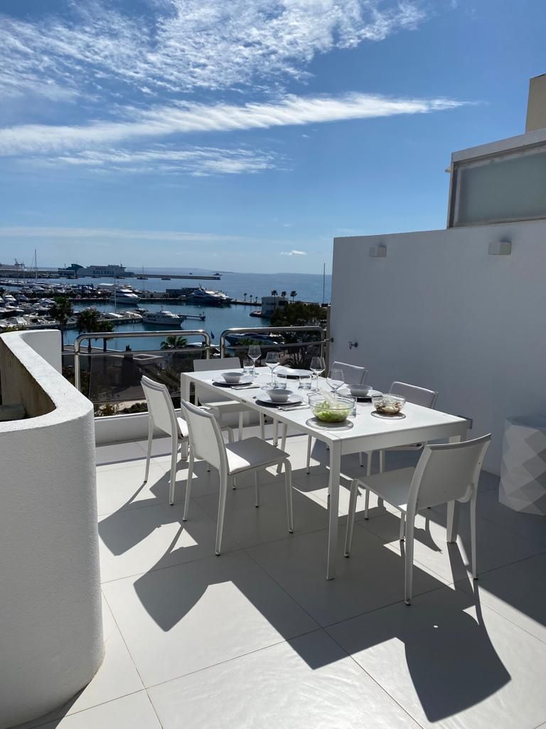 Exquisite 2-Bedroom Luxury Penthouse in Ibiza Town with Spectacular Amenities4