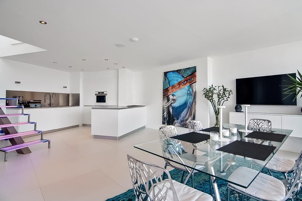 Exquisite 2-Bedroom Luxury Penthouse in Ibiza Town with Spectacular Amenities14
