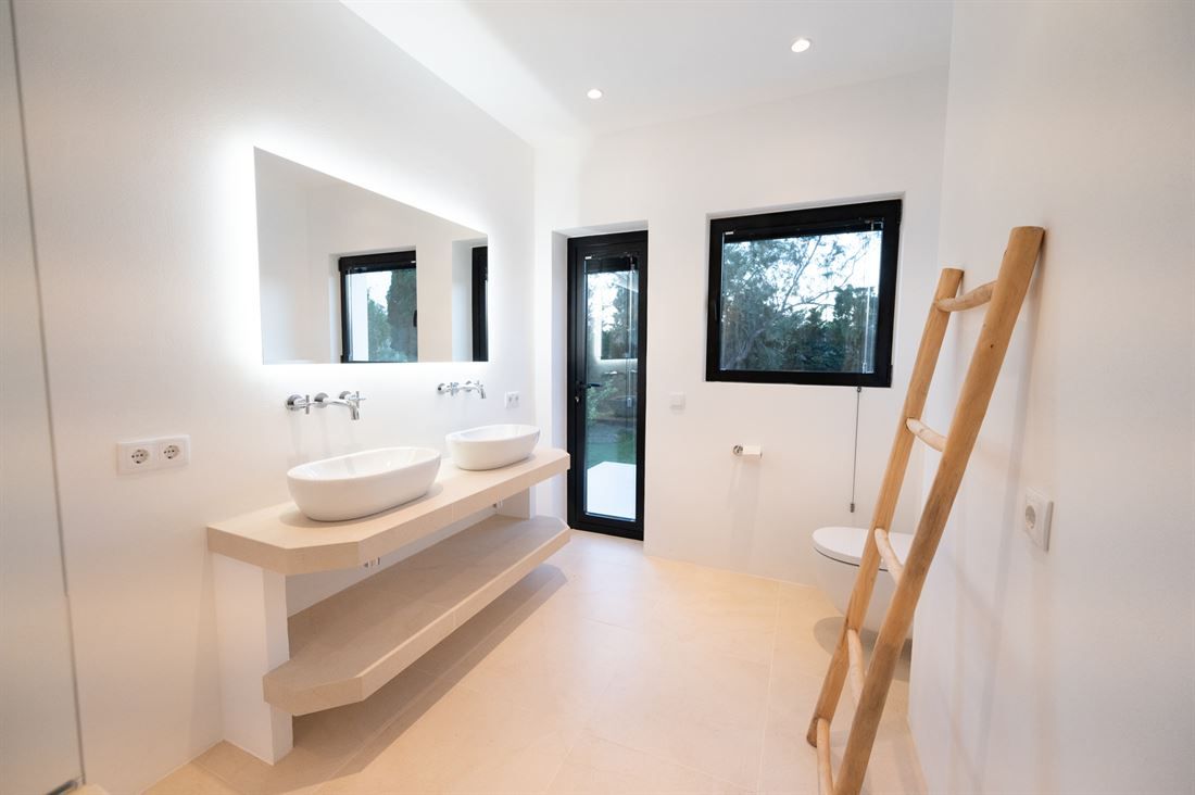 Recently Renovated Urban Villa Near Ibiza Town5
