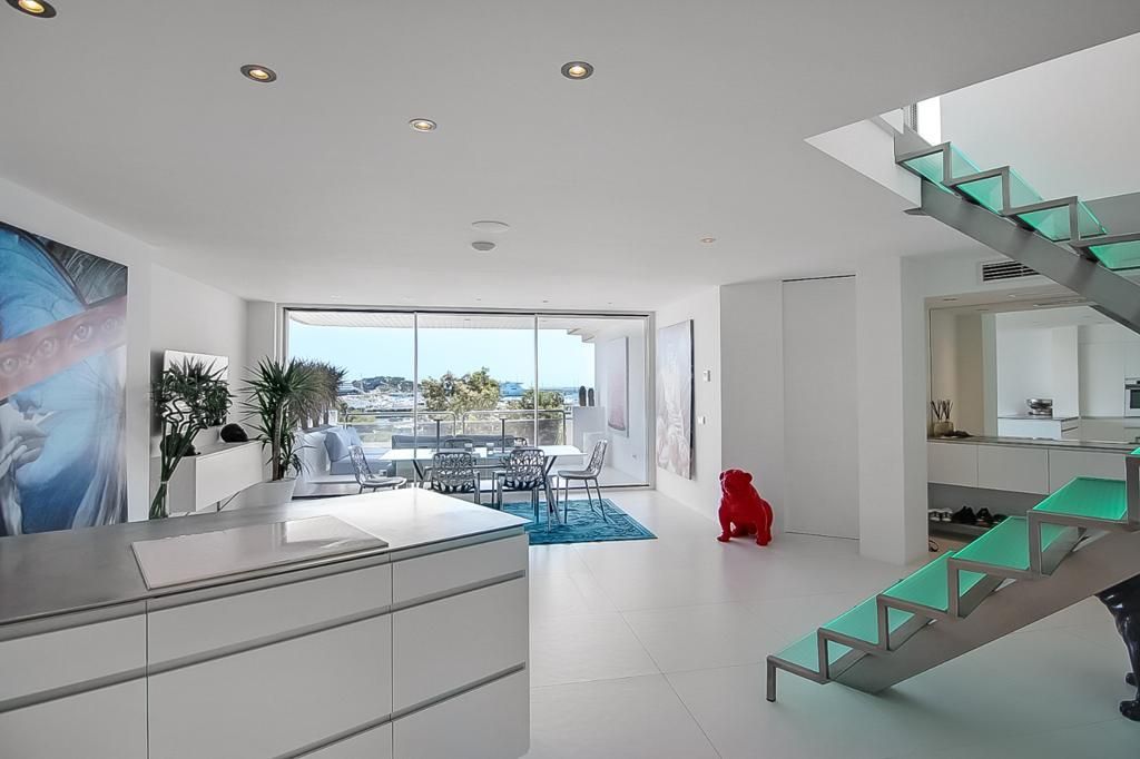 Exquisite 2-Bedroom Luxury Penthouse in Ibiza Town with Spectacular Amenities10