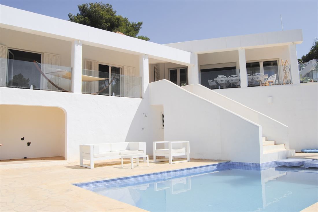 Renovated Villa in Can Furnet's Gated Community with Stunning Sea and Castle Views7