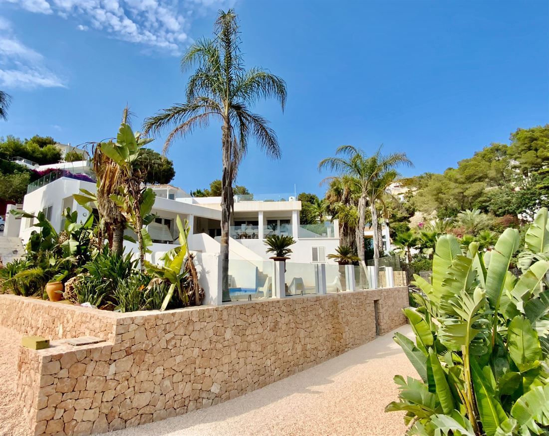 Renovated Villa in Can Furnet's Gated Community with Stunning Sea and Castle Views5