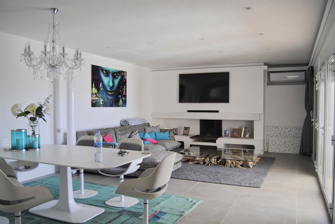 Renovated Villa in Can Furnet's Gated Community with Stunning Sea and Castle Views16