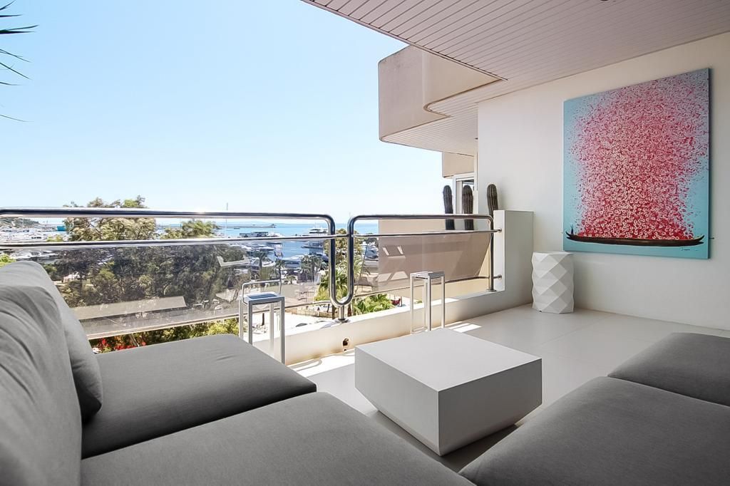 Exquisite 2-Bedroom Luxury Penthouse in Ibiza Town with Spectacular Amenities6